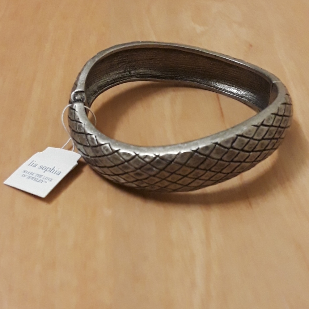 NWT, Lia Sophia Antique Silver Tone Sidewinder Bracelet